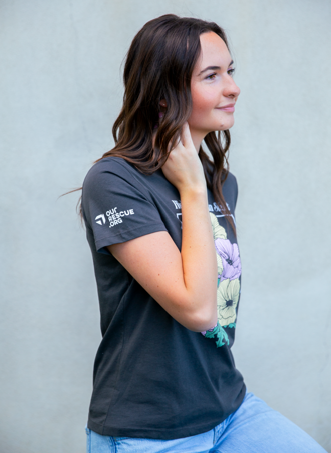 Ladies Hiding in Plain Sight Tee